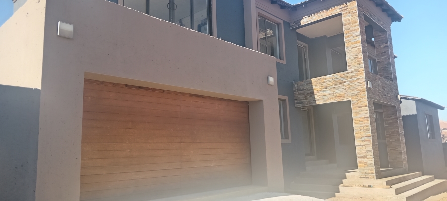 5 Bedroom Property for Sale in Wilkoppies North West